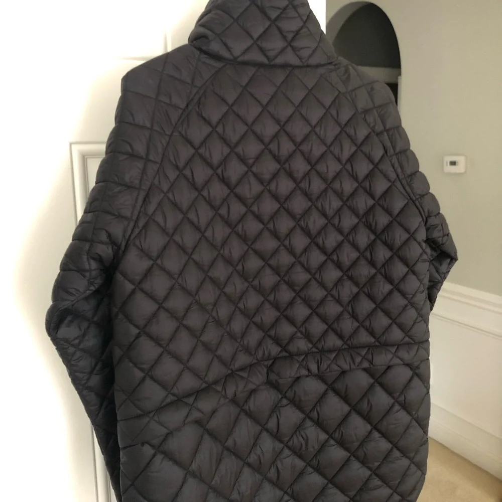 New: Athleta Whisper Featherless Jacket. Black. Size Small